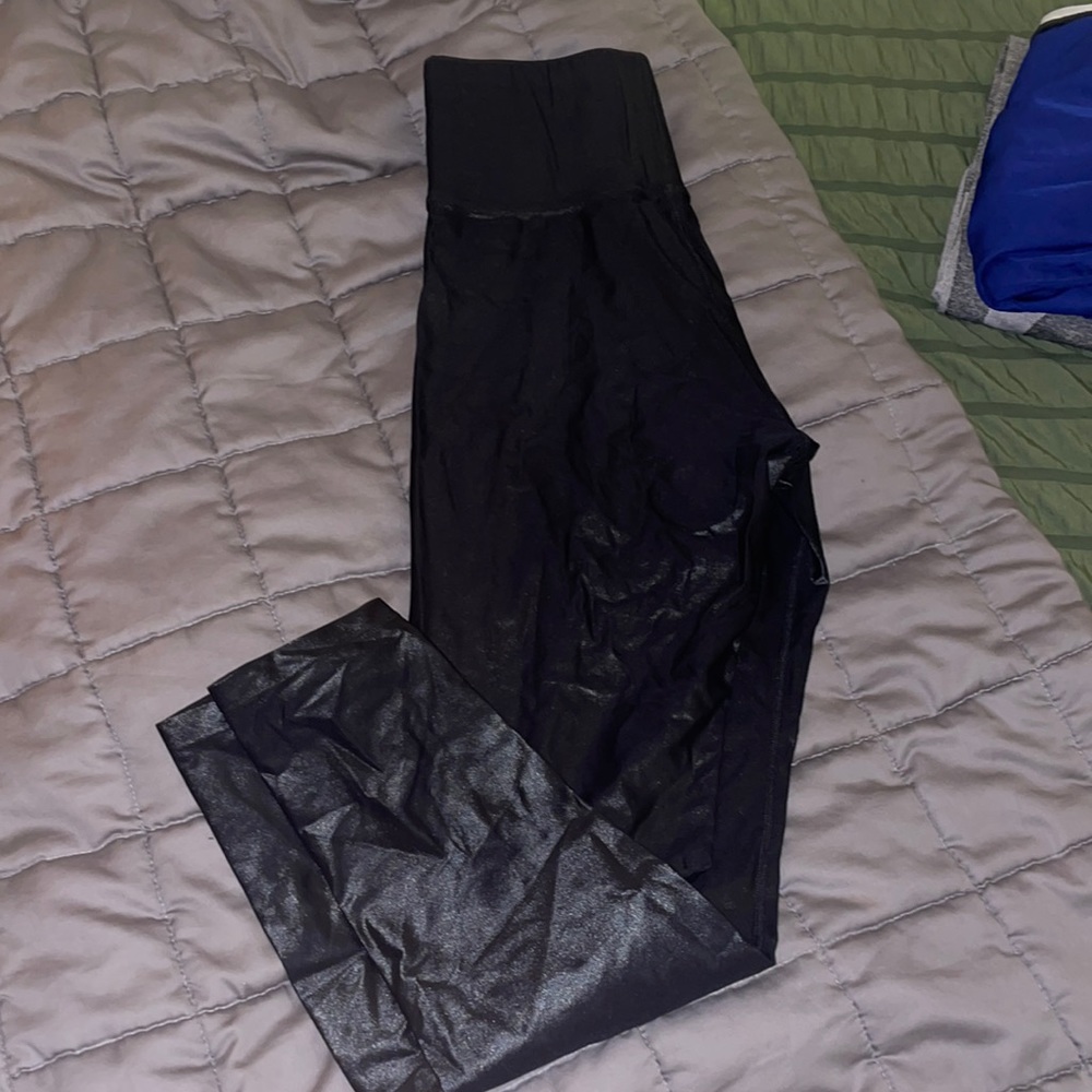 Carbon38 Black Leggings